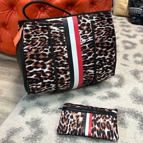 Leopard Tote with Red Stripe - BRAND NEW Neoprene Tote Bag - With Tags - Picture 1 of 3